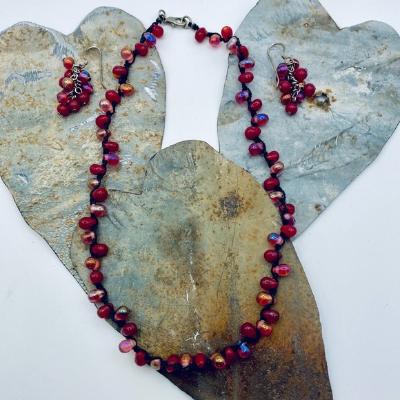 Vintage “pomegranate seed”hand knotted garnet necklace and earrings ss posts - Picture 1 of 5